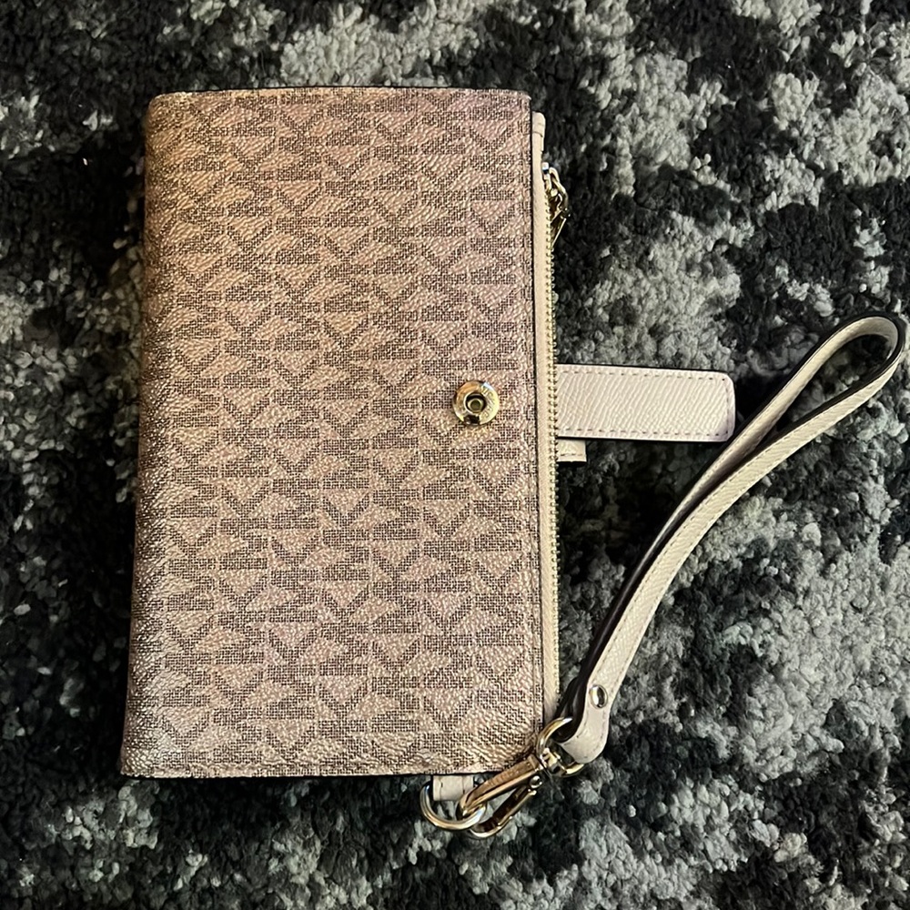 Michael Kors Wallet/Wristlet